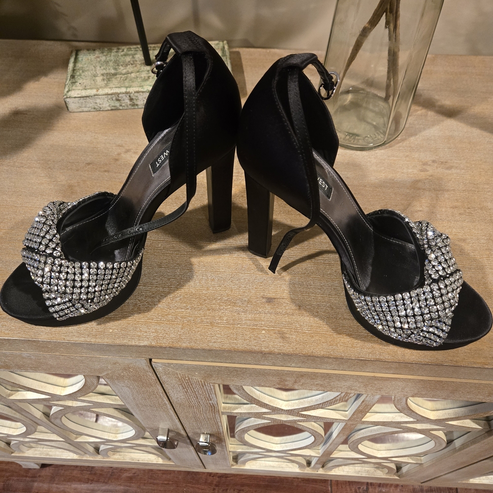 Nine West Elegant Black and Silver Women's Heels 8.5 Never Worn
